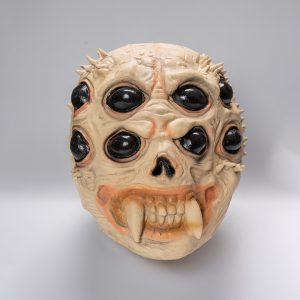 MONTRUO 8 OJOS
